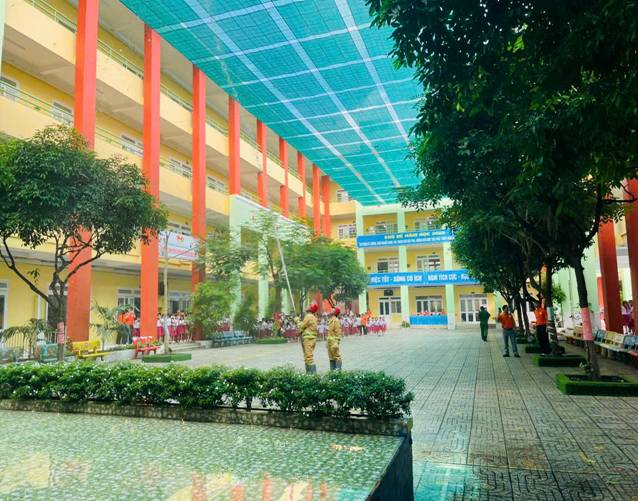 Thực tập phương án chữa cháy và phương án cứu nạn, cứu hộ tại trường tiểu học hưng việt