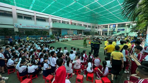 Đội Chữa cháy và CNCH khu vực 11 với nhiều hoạt động ý nghĩa hưởng ứng ngày toàn dân PCCC&CNCH 4/10.