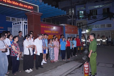 Tuyên truyền, tập huấn, thực tập phương án chữa cháy và CNCH tại tổ liên gia an toàn PCCC