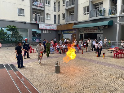 Kiểm tra đánh giá kết quả huấn luyện nghiệp vụ Đội PCCC và CNCH cơ sở