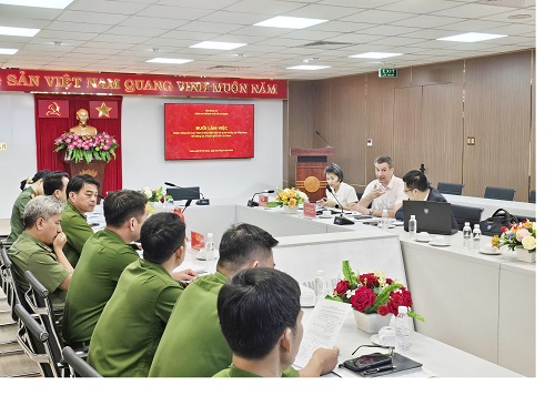 Công an Thành phố: Tổ chức tiếp Đoàn công tác Cục V02 - BCA và Đoàn công tác của Pháp làm việc về tài trợ thiết bị PCCC và CNCH