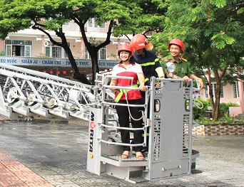 Ươm mầm ý thức, vững bước tương lai: rực rỡ bản hòa tấu an toàn PCCC tại Trường THPT Nguyễn Bỉnh Khiêm